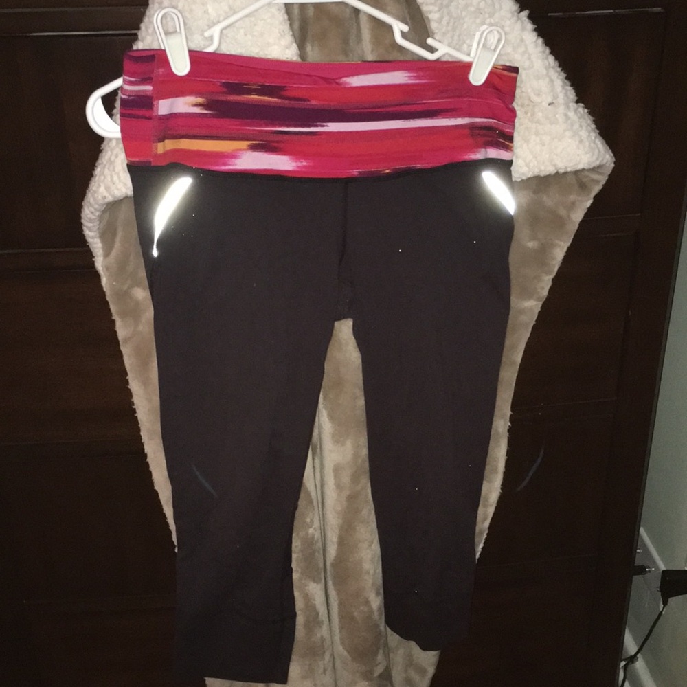 Variety of name brand workout pants. - Picture 5 of 8